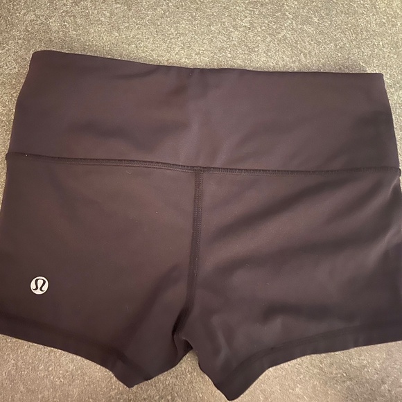 lululemon shorts - Picture 1 of 2